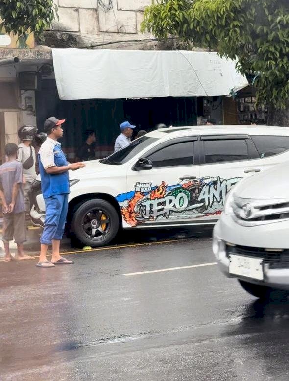 Mobil di Jember Tambrak Toko dan Kios, Tak Ada Korban Jiwa