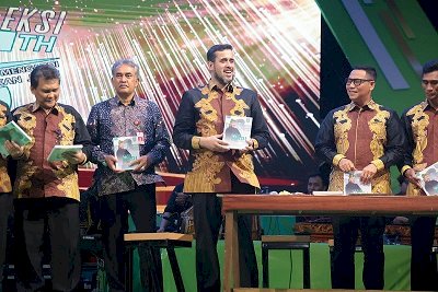 Wali Kota Habib Hadi Launching Buku Keberhasilannya