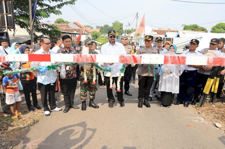 Wali Kota Probolinggo Resmikan Pos Jaga dan Palang Pintu KA