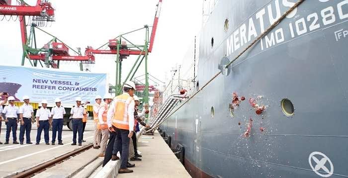 Sandar Perdana di Teluk Lamong, TTL Sambut MV Cilegon