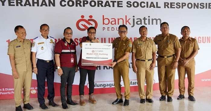 Bank Jatim Serahkan CSR ke Pamkab Tulungagung 1 Unit Mobil Layanan Keliling