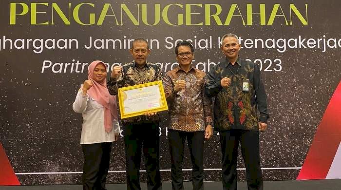 Pemerintah Kabupaten Tulungagung Terima Penghargaan Paritrana Award Tahun 2023