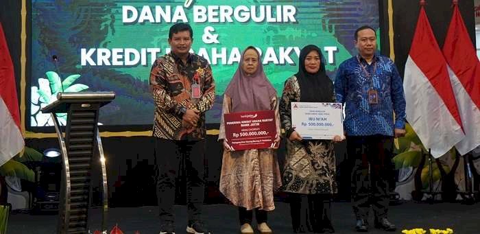 Bank Jatim Serahkan KUR Rp 500 Juta