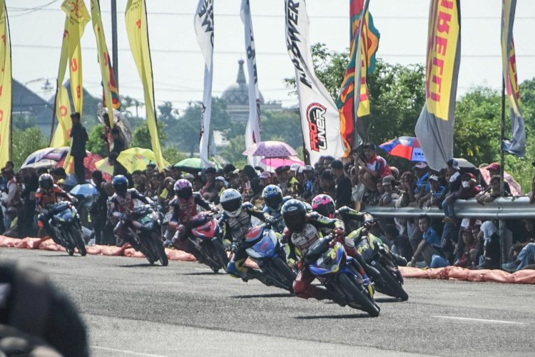 380 Pembalap dari Jawa hingga Papua Ikut Balap Motor di Sirkuit GBT