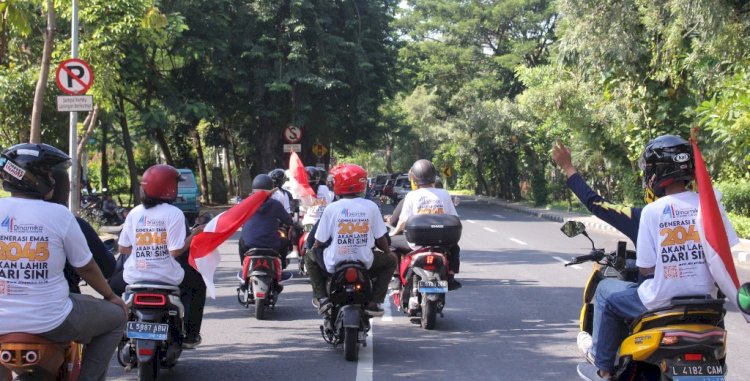 Pawai Motor Listrik  Ramaikan Dies Natalis Universitas Dinamika