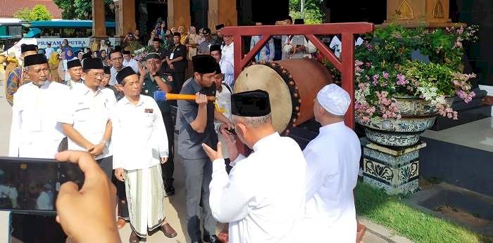 Berangkatkan Jemaah Calon Haji, Bupati Lindra Titip Doa untuk Keberkahan Tuban