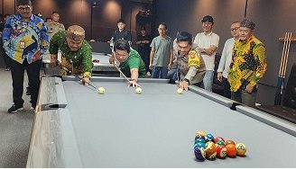 Plh Bupati Probolinggo Resmikan Amigos' 18 Billiard