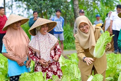 Ngantor di Dua Desa, Bupati Ipuk Geber Program Penguatan Ekonomi Arus Bawah