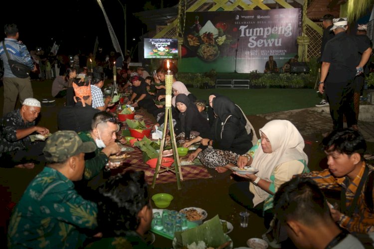 Ritual Tumpeng Sewu Mengakar di Banyuwangi