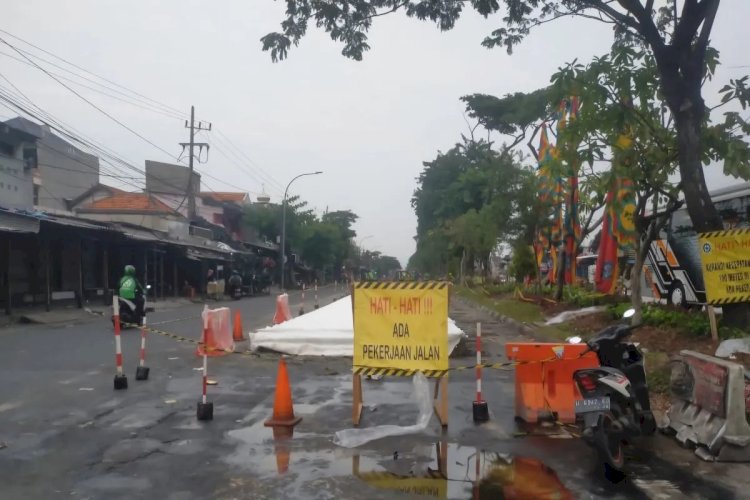DSDABM Surabaya Betonisasi Jalan Dupak Sisi Selatan