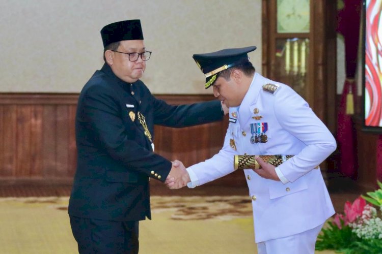 Pj Gubernur Lantik Pj Bupati Bondowoso dan Jombang