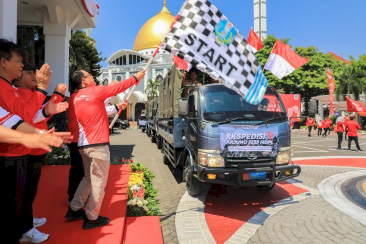 Pj Gubernur Jatim Berangkatkan Tim Ekspedisi 79