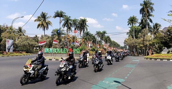 Merdeka itu #Cari_aman saat Berkendara di Jalan Bersama Honda ADV