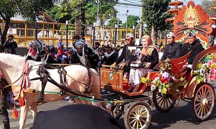 Kirab Maskot Jatim dan Tuban Tingkatkan Partisipasi Pemilih