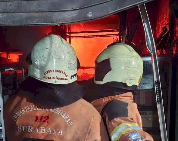 Diduga karena Tikus, Toko Elektronik Terbakar