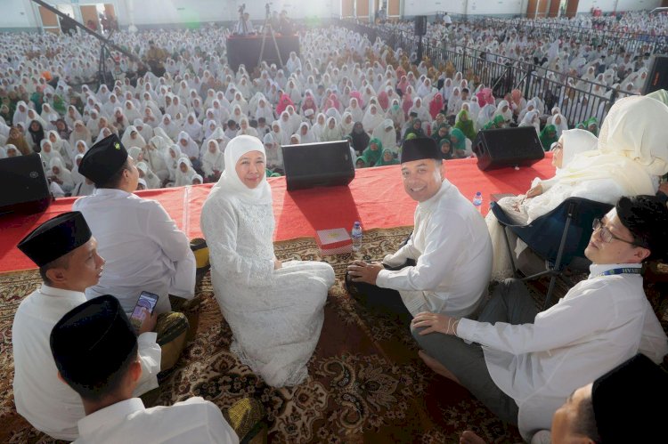 Khofifah dan Eri Cahyadi Diwejangi Gus Iqdam