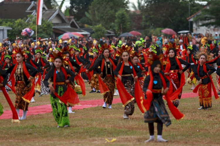 Desa Yosomulyo di Banyuwangi Gelar Atraksi Kolosal Seribu Penari