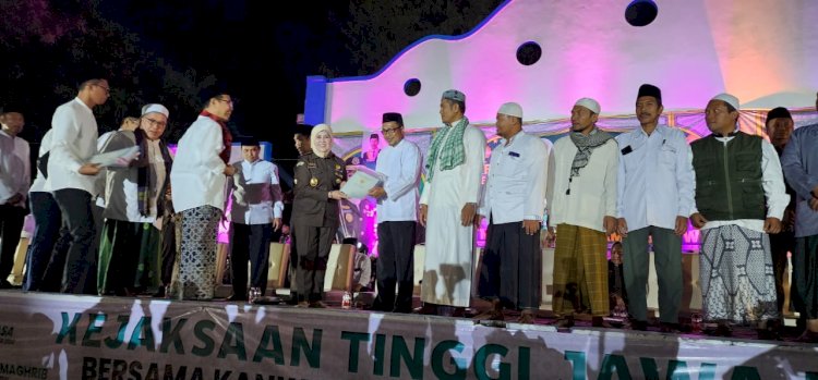 Kemenag dan Kejati Jatim Gelar Sholawat di Probolinggo