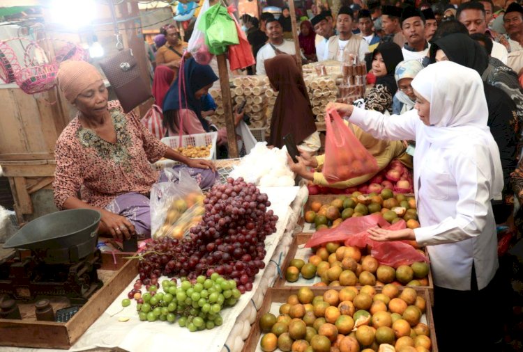 Khofifah Serap Aspirasi Pedagang Pasar Srimangunan Sampang