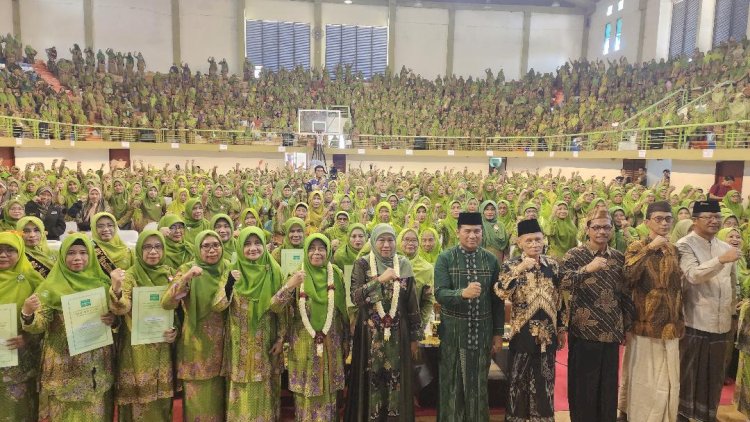 Khofifah Hadiri Pelantikan PAC Muslimat di Pasuruan