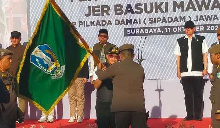 Pimpin Apel Penerimaan Kirab Pataka Jer Basuki Mawa Beya, Pj Gubernur Adhy Optimistis Kondusifitas Jatim Terjaga selama Pilkada 2024