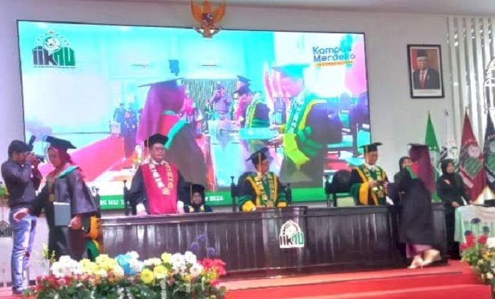 183 Mahasiswa Diwisuda, Rektor IIKNU Tuban Berharap Lulusan Tak Sulit Bekerja