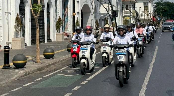 #Cari Aman Naik Motor Saat Cuaca Panas Bersama Honda