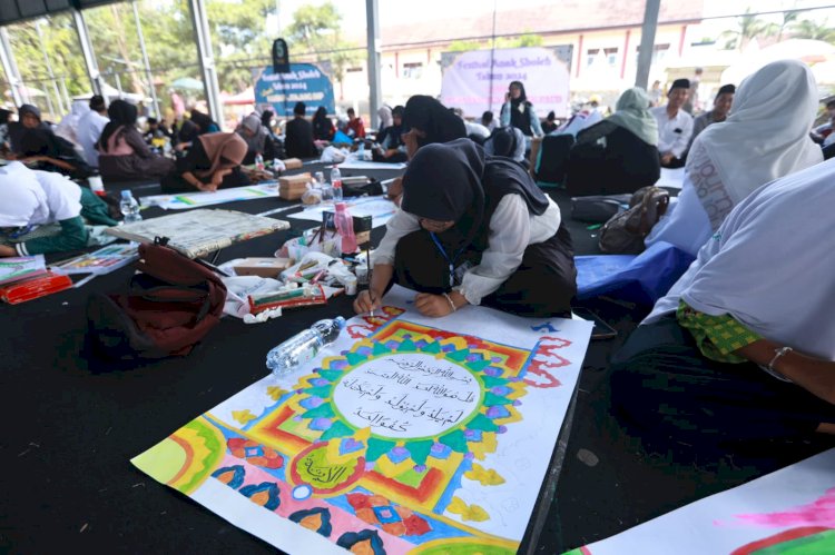 Serunya Ratusan Siswa Banyuwangi Ikuti Festival Anak Sholeh