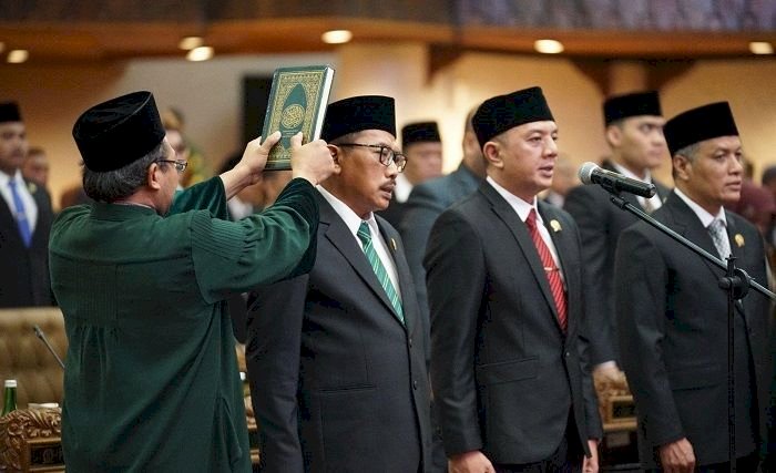 Pimpinan Dewan Dilantik, Musyafak Rouf Ketua DPRD Jatim Periode 2024-2029