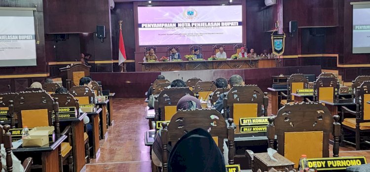 DPRD Kabupaten Probolinggo dan Pemkab Gelar Rapat Paripurna Soal APBD 2025