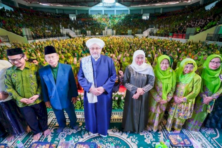 Khofifah dan Eri Cahyadi Hadiri Takdzim Maulid Nabi Muhammad