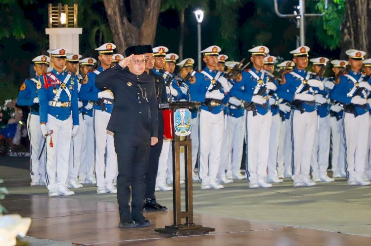 Pj Gubernur Jatim Pimpin Apel dan Renungan Suci Hari Pahlawan