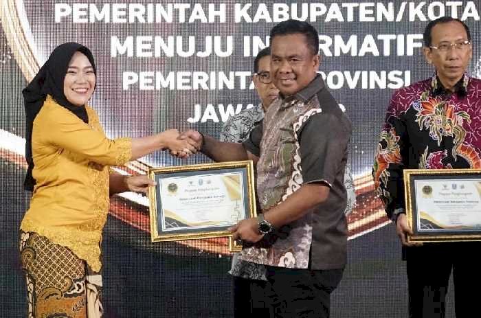 Pemkab Sidoarjo Sabet Penghargaan KI Award 2024, Pjs Bupati Isa Anshori: Jadi Motivasi Tingkatkan Keterbukaan Informasi Publik