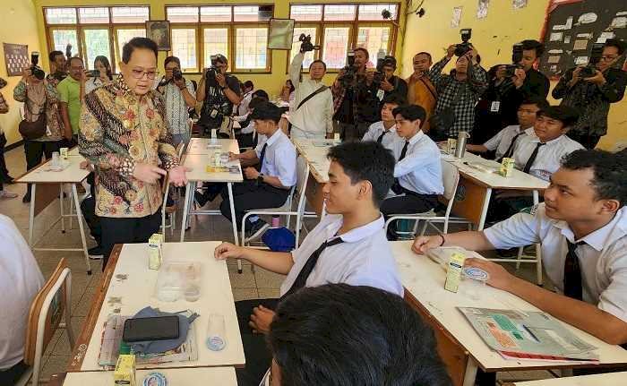 Uji Coba Program Makan Bergizi di SMA dan SMK Gema 45 Surabaya, Pj Gubernur: Pelaskanaan, Tunggu Pemerintah Pusat