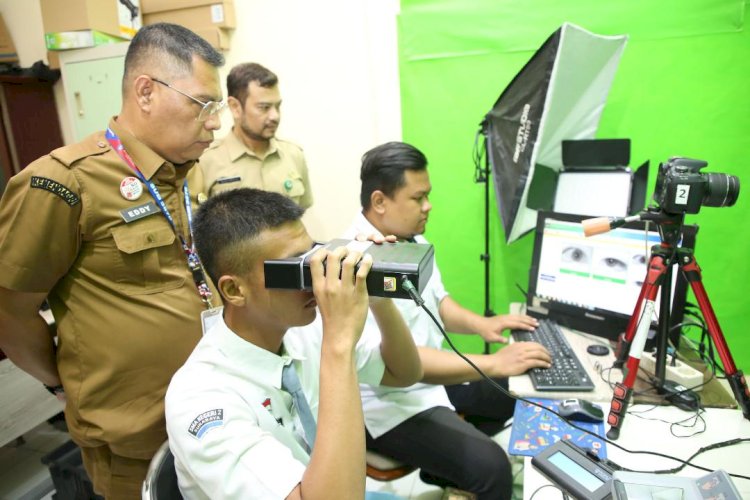 Buka Layanan Perekaman E-KTP bagi Pemilih Pemula