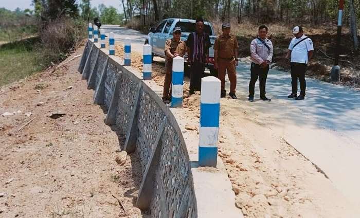 Dinas PUPR Sampang Perkuat Ruas Jalan Kedungdung-Bringkoning dengan Pembangunan DPT