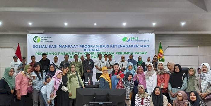 BPJS Ketenagakerjaan Kediri Sosialisasikan Manfaat Program bagi Pedagang Pasar Kota Kediri