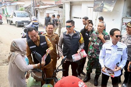 Pastikan Pilkada Kondusif, Pj Bupati dan Kapolres Patroli di Sejumlah TPS