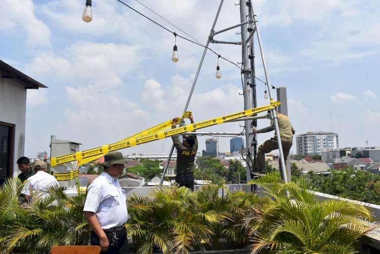 Segel Tower Telekomunikasi Tak Kantongi Izin