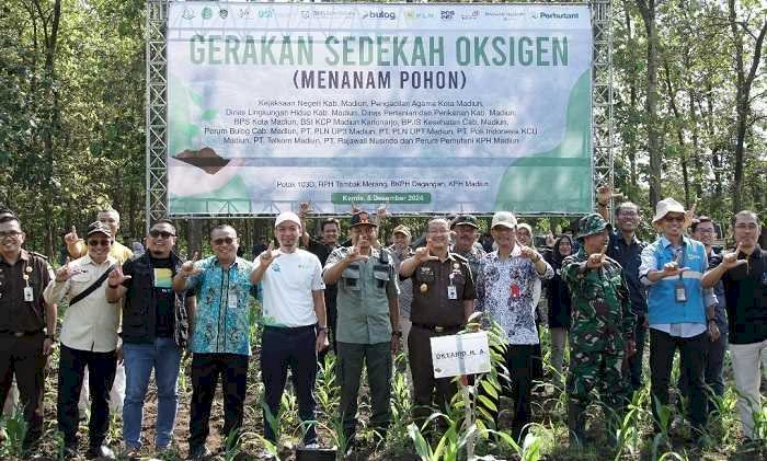 Sambut Nataru, PLN Gelar Beragam Aksi Sosial, dari Kampung PLN Mobile hingga Sedekah Oksigen 