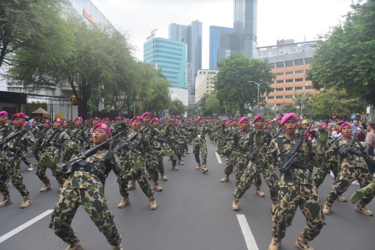 Spektakuler, Navy Parade Penutup Peringatan Hari Armada RI