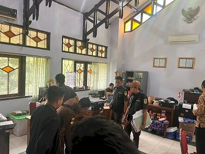 Diduga Indikasi Korupsi Vaksin PMK, Kejaksaan Probolinggo Geledah Kantor Disperta