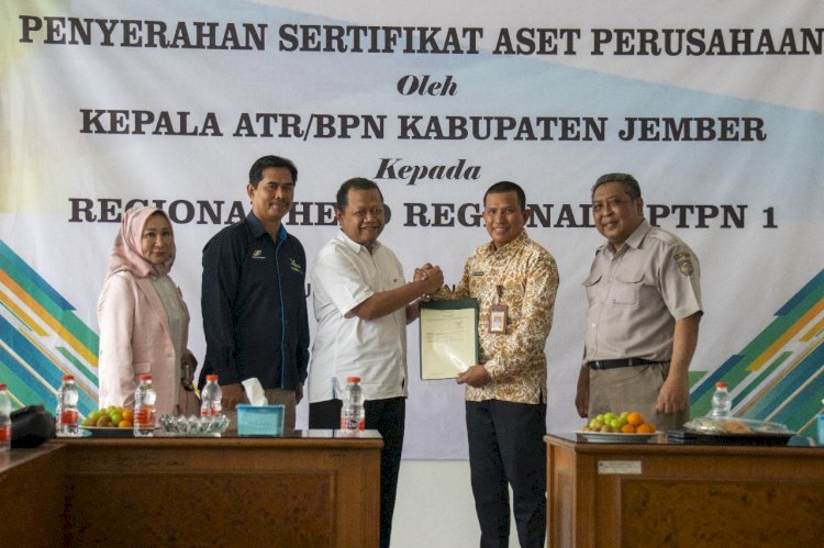 Komitmen Amankan Aset Negara, PTPN I Regional 4 Terima Penyerahan Sertifikat Seluas 39,8 Hektar dari BPN