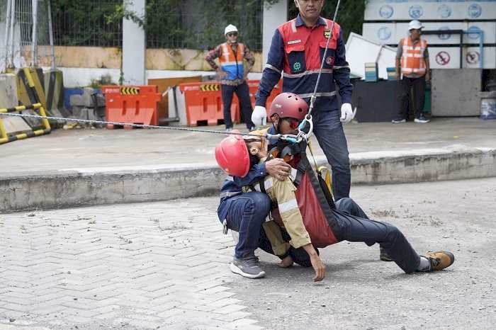 Pelindo Gelar Training Vertical Rescue