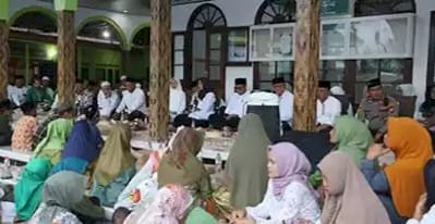 Bupati Ipuk Keliling Masjid Saat Ramadan Sosialisasikan Program Prioritas